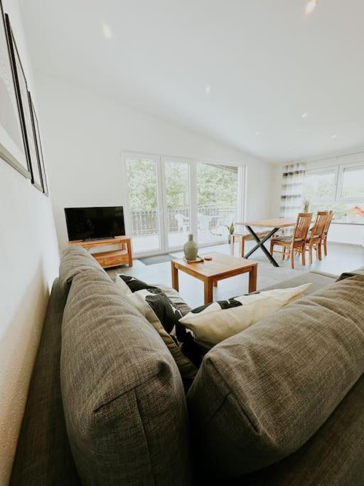 Apartment 100 Qm Im Weindorf - Balkon/Garage Aspisheim Zewnętrze zdjęcie