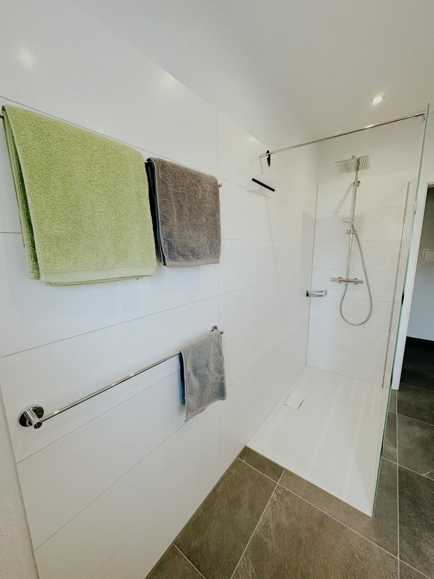 Apartment 100 Qm Im Weindorf - Balkon/Garage Aspisheim Zewnętrze zdjęcie