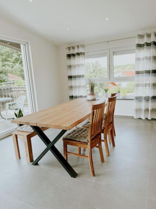 Apartment 100 Qm Im Weindorf - Balkon/Garage Aspisheim Zewnętrze zdjęcie