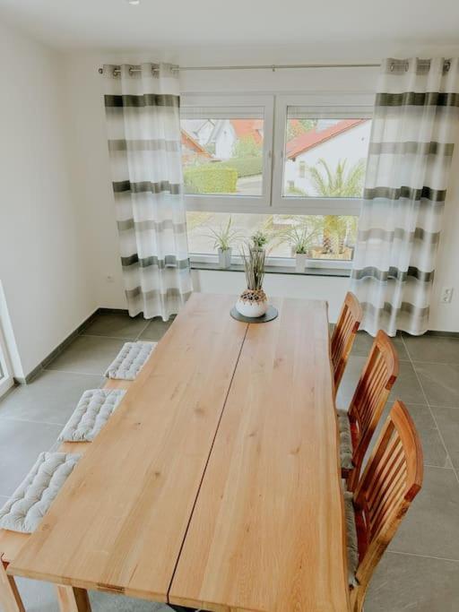 Apartment 100 Qm Im Weindorf - Balkon/Garage Aspisheim Zewnętrze zdjęcie